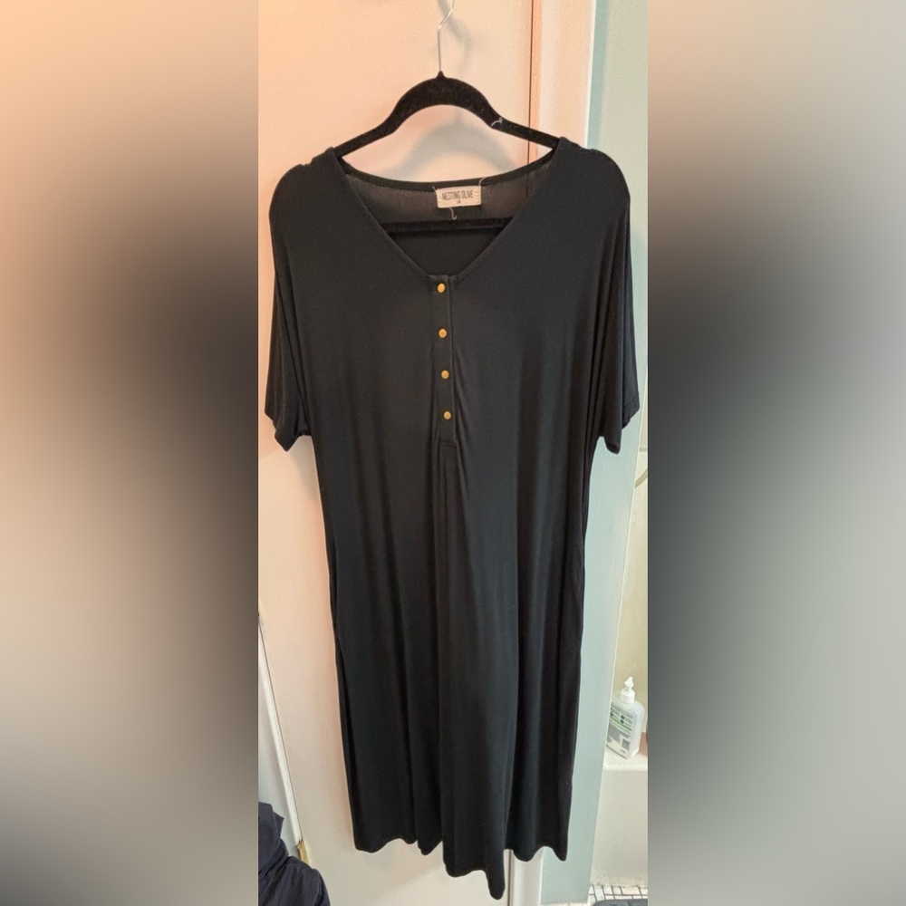 Nesting Olive Black nightgown/house dress
